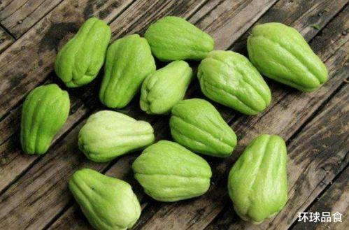 鸡吃瓜图片大全,趣味鸡吃瓜瞬间大盘点